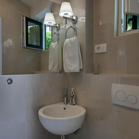 بيت ضيافة Downtown Modern *