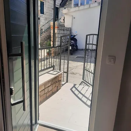 Downtown Modern * Split