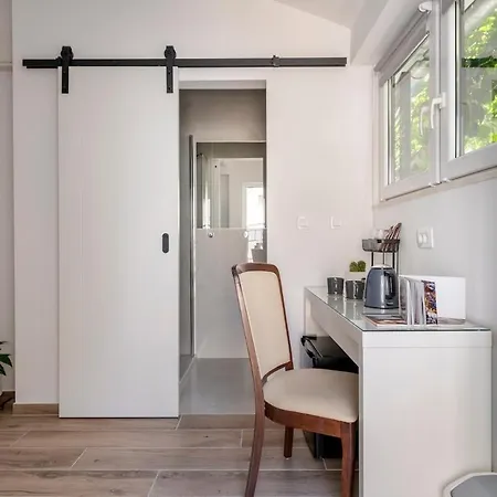 Downtown Modern * Split