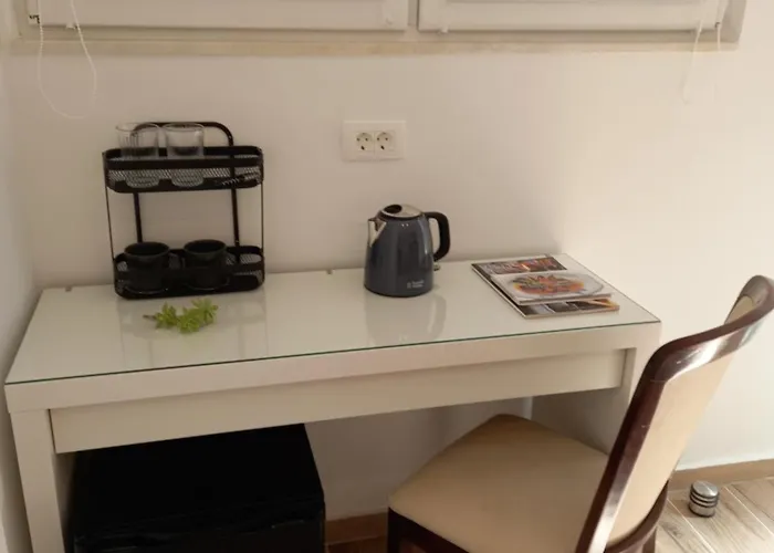 Downtown Modern Split